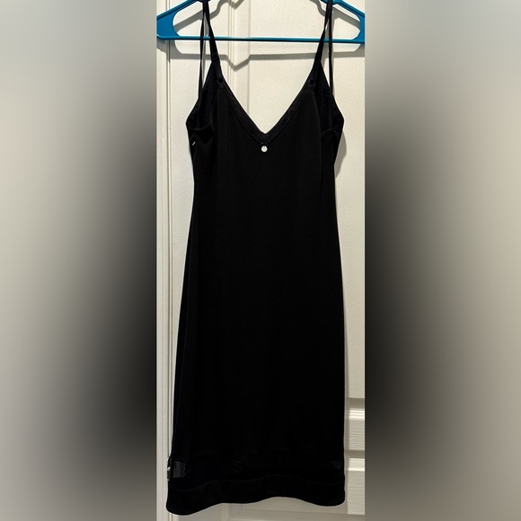 Alice + Olivia Air Sleeveless Cate Slip Dress in Black w Illusion Mesh Hemline. - Picture 6 of 10
